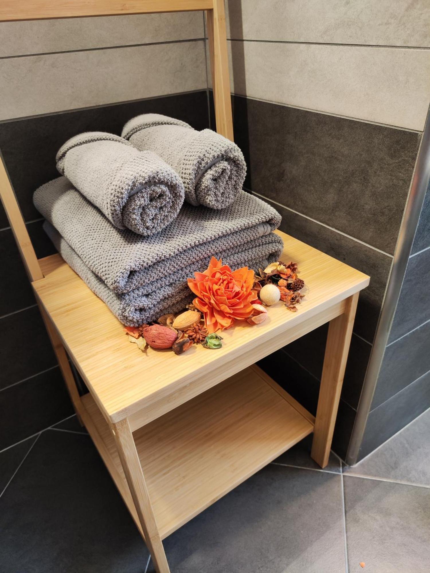 Apartament Jasmine Malpensa Express And Train To Milano Busto Arsizio Zewnętrze zdjęcie